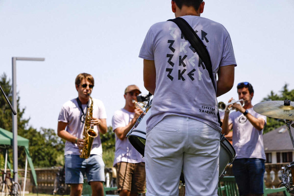 Zker Band 7